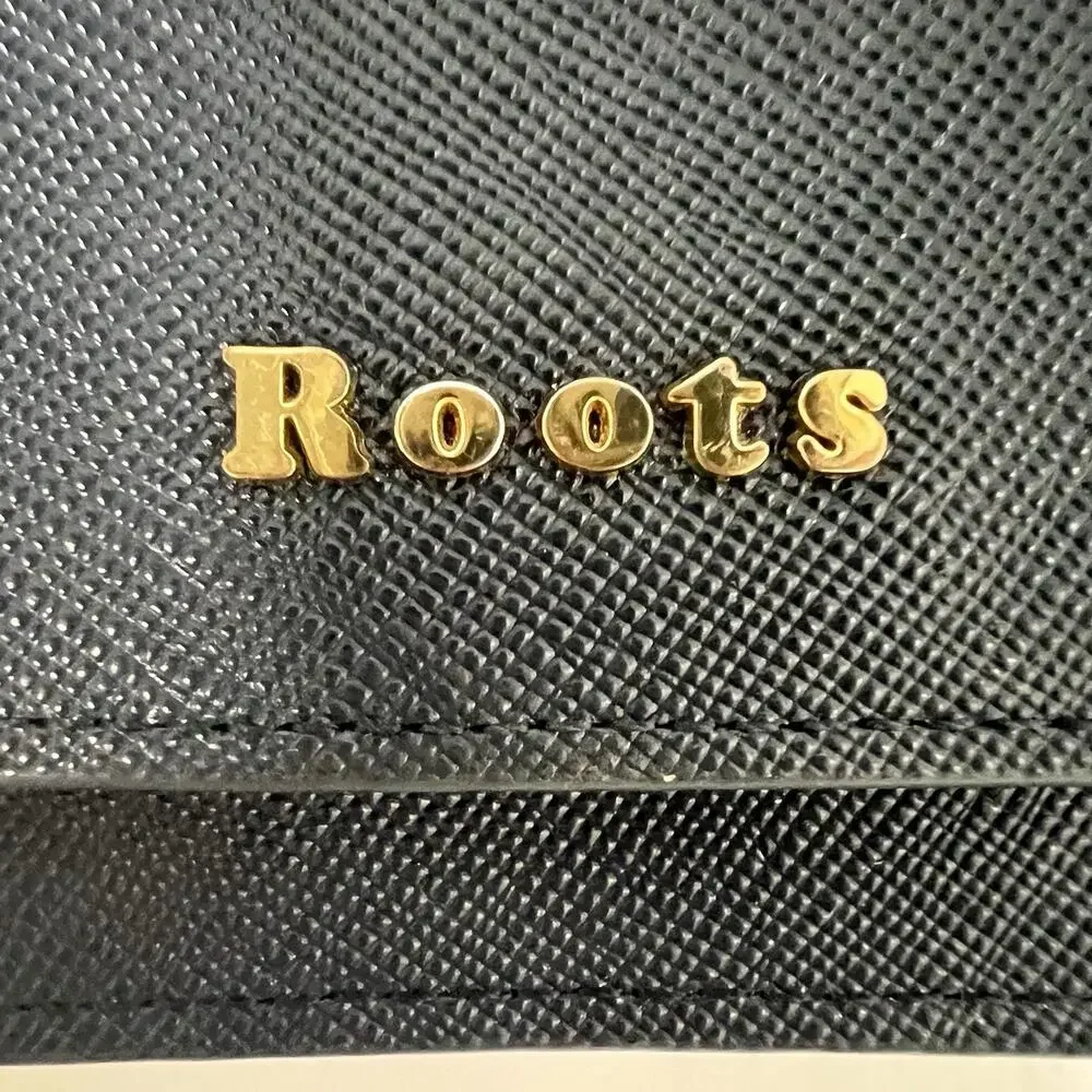 ROOTS Canada Leather Crossbody Bag Purse WALLET Navy Blue